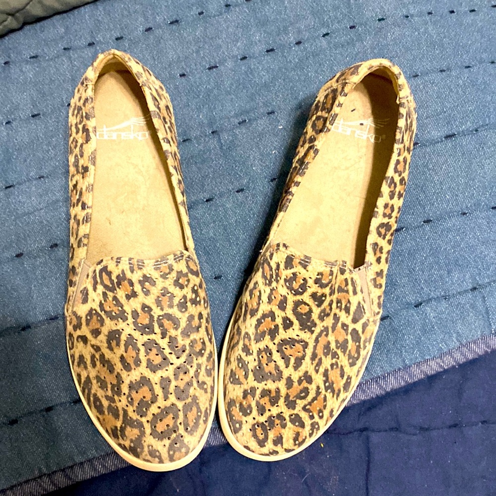 Dansco leather upper leopard shade